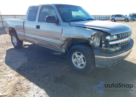 2000 Chevrolet Silverado 1500 Ls z USA, uszkodzony, nr VIN 1GCEK19T6YE107328